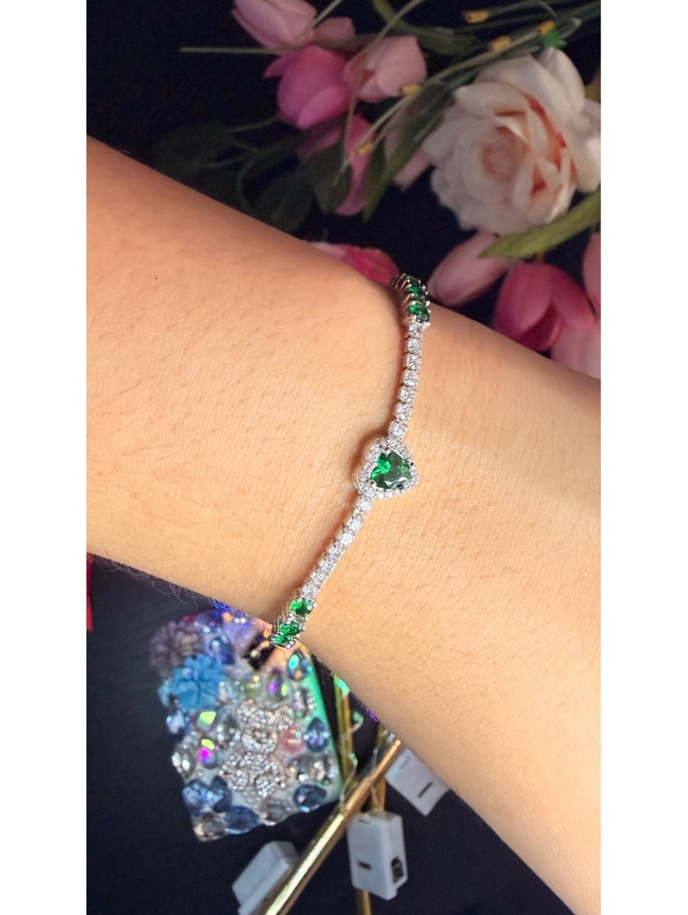 Elegant Silver Bracelet with Heart-Shaped Green Gemstones and Clear Crystals